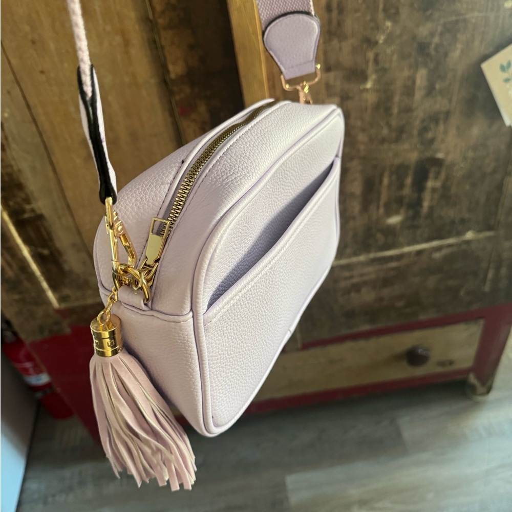 CROSS BODY TRUE LAVENDER BAG  NO NAME BRAND